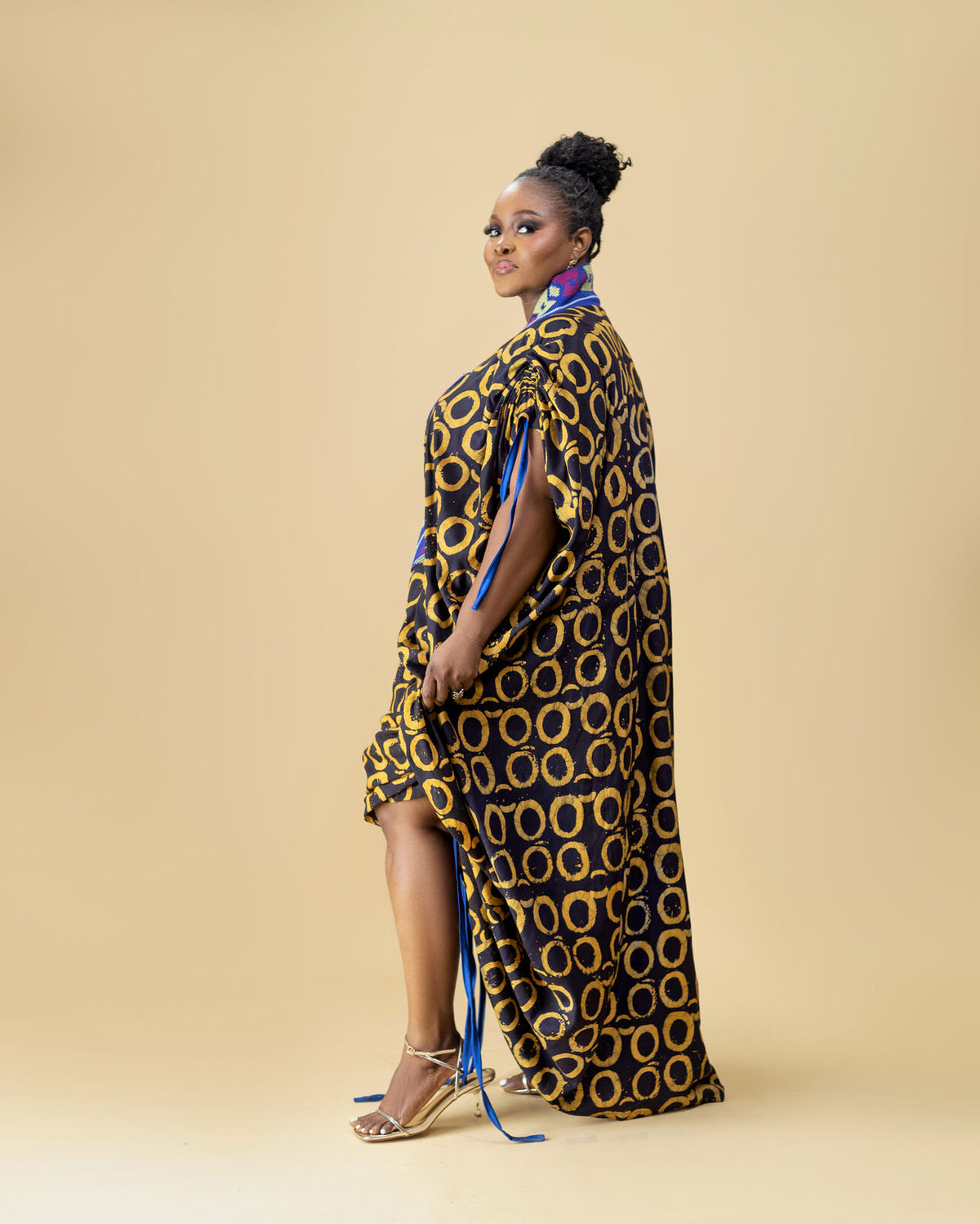 Lola Adire Bubu